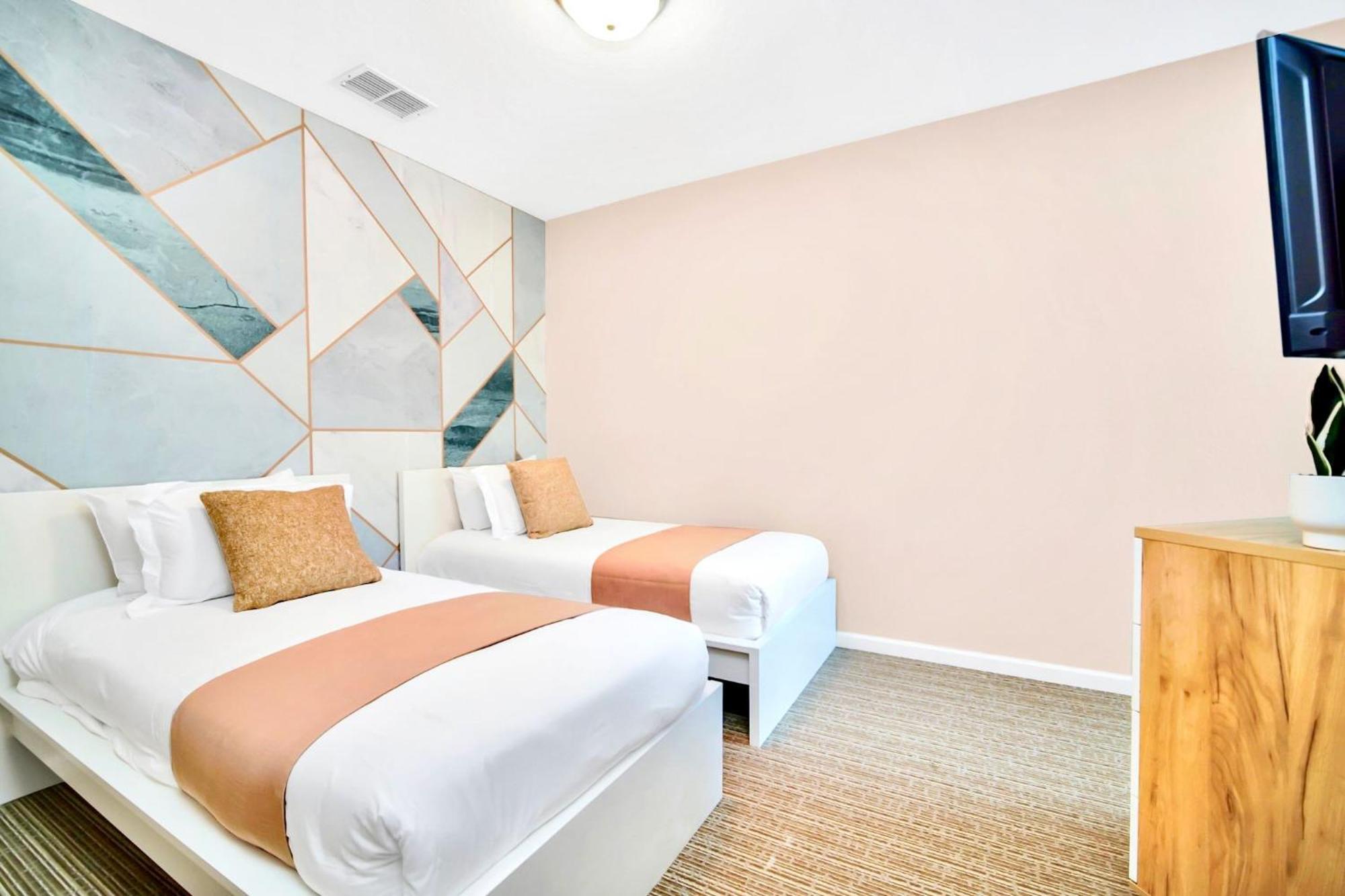 Modern 3Br Condo Near Disney- Pool And Hot Tub Orlando Dış mekan fotoğraf